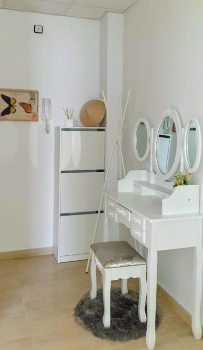Apartamento Pepa. En El Corazon Del Delta. سانت جاومي د إنفيجا المظهر الخارجي الصورة