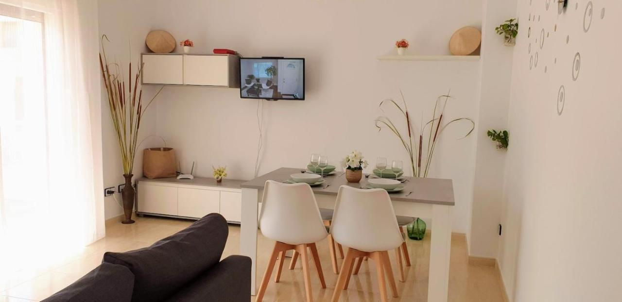 Apartamento Pepa. En El Corazon Del Delta. سانت جاومي د إنفيجا المظهر الخارجي الصورة